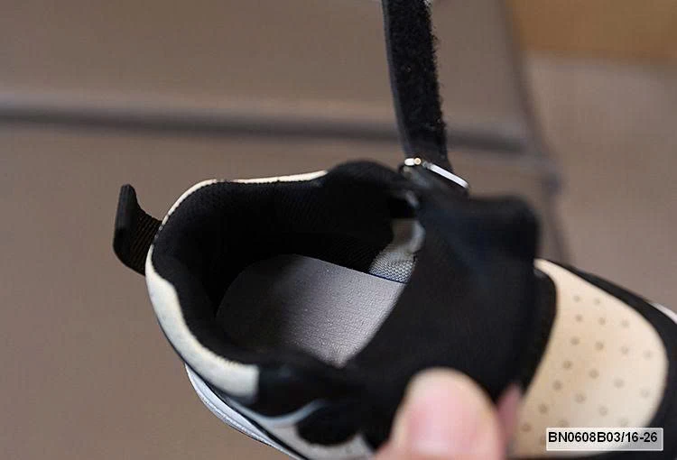 GIÀY THỂ THAO QUAI DÁN SZ NHÍ