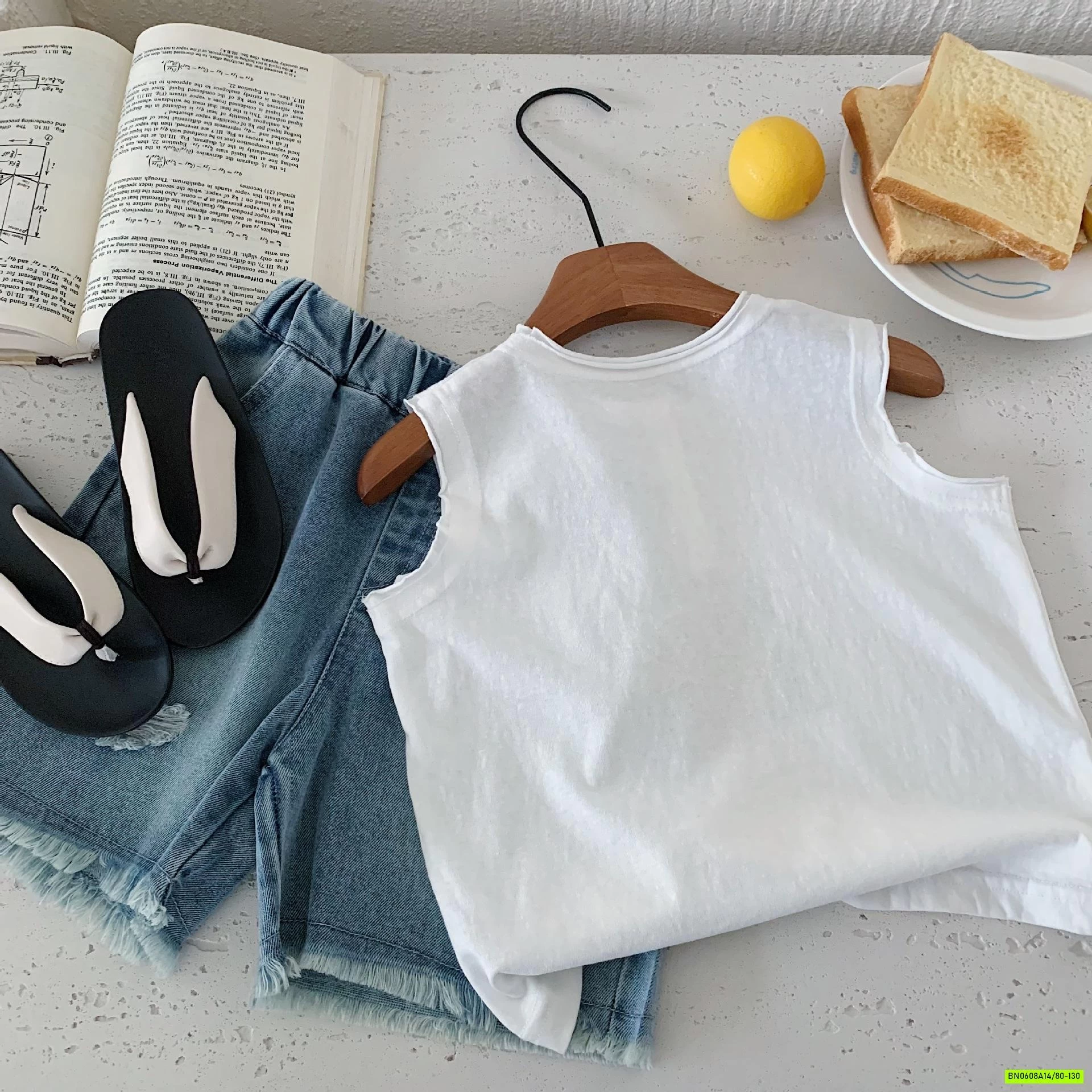 ÁO SÁT NÁCH IN HÌNH NGÔI NHÀ