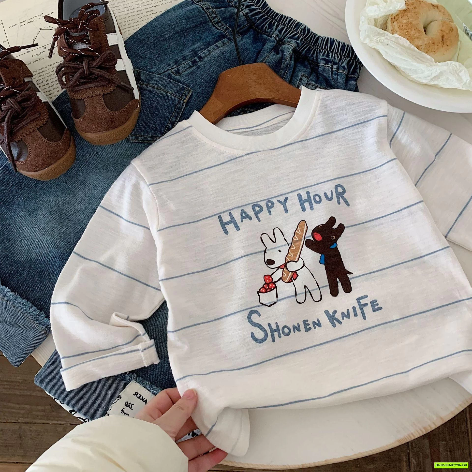 KHOÁC LEN XANH IN HÌNH CÚN