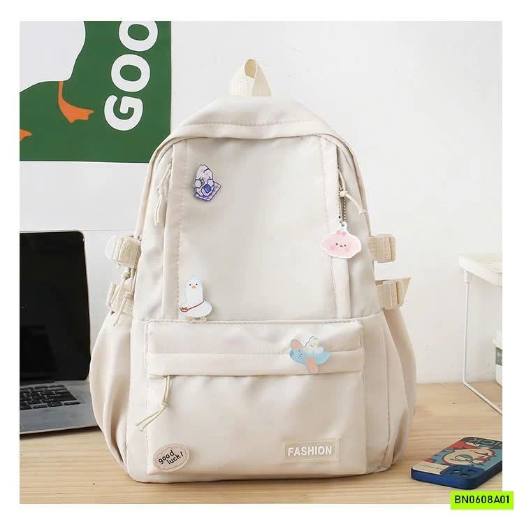 BALO KÈM MÓC GẤU VÀ HUY HIỆU