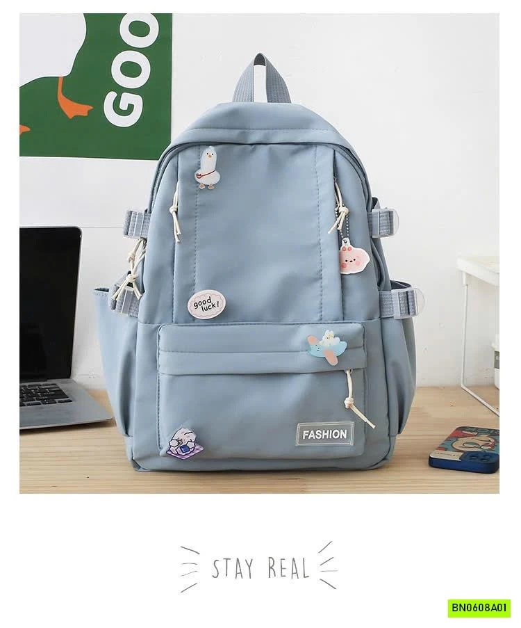 BALO KÈM MÓC GẤU VÀ HUY HIỆU