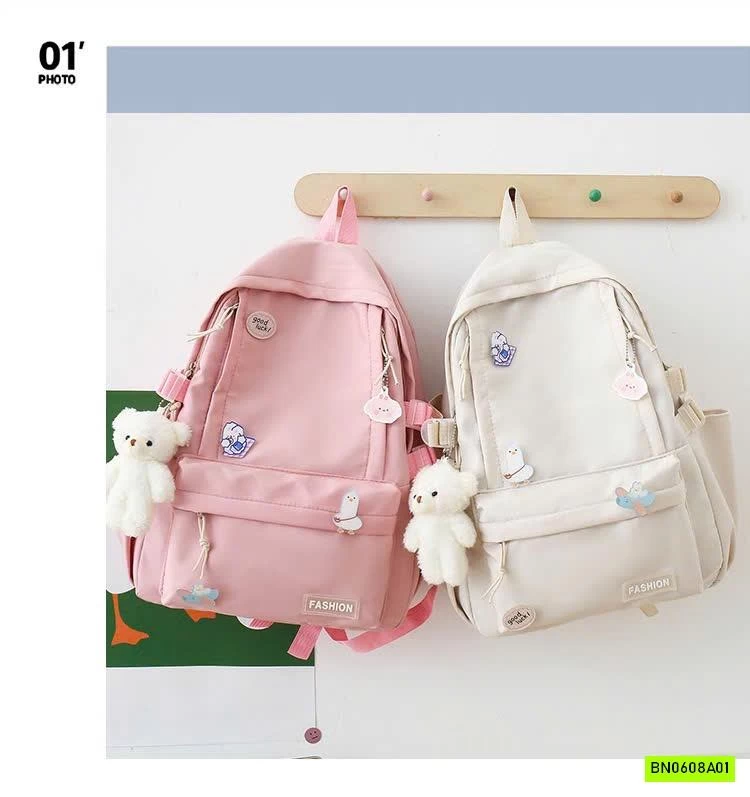 BALO KÈM MÓC GẤU VÀ HUY HIỆU