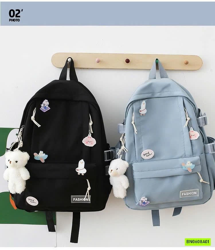 BALO KÈM MÓC GẤU VÀ HUY HIỆU