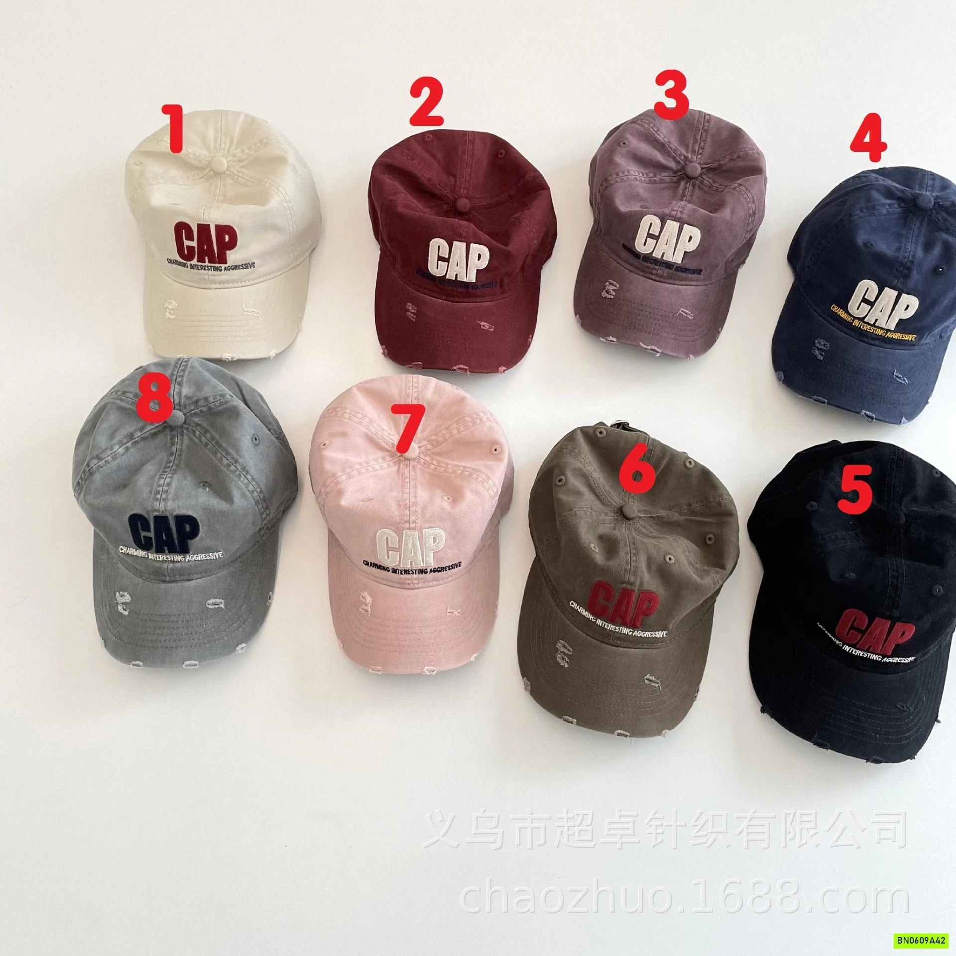 MŨ KẾT VIỀN RÁCH CHỮ CAP