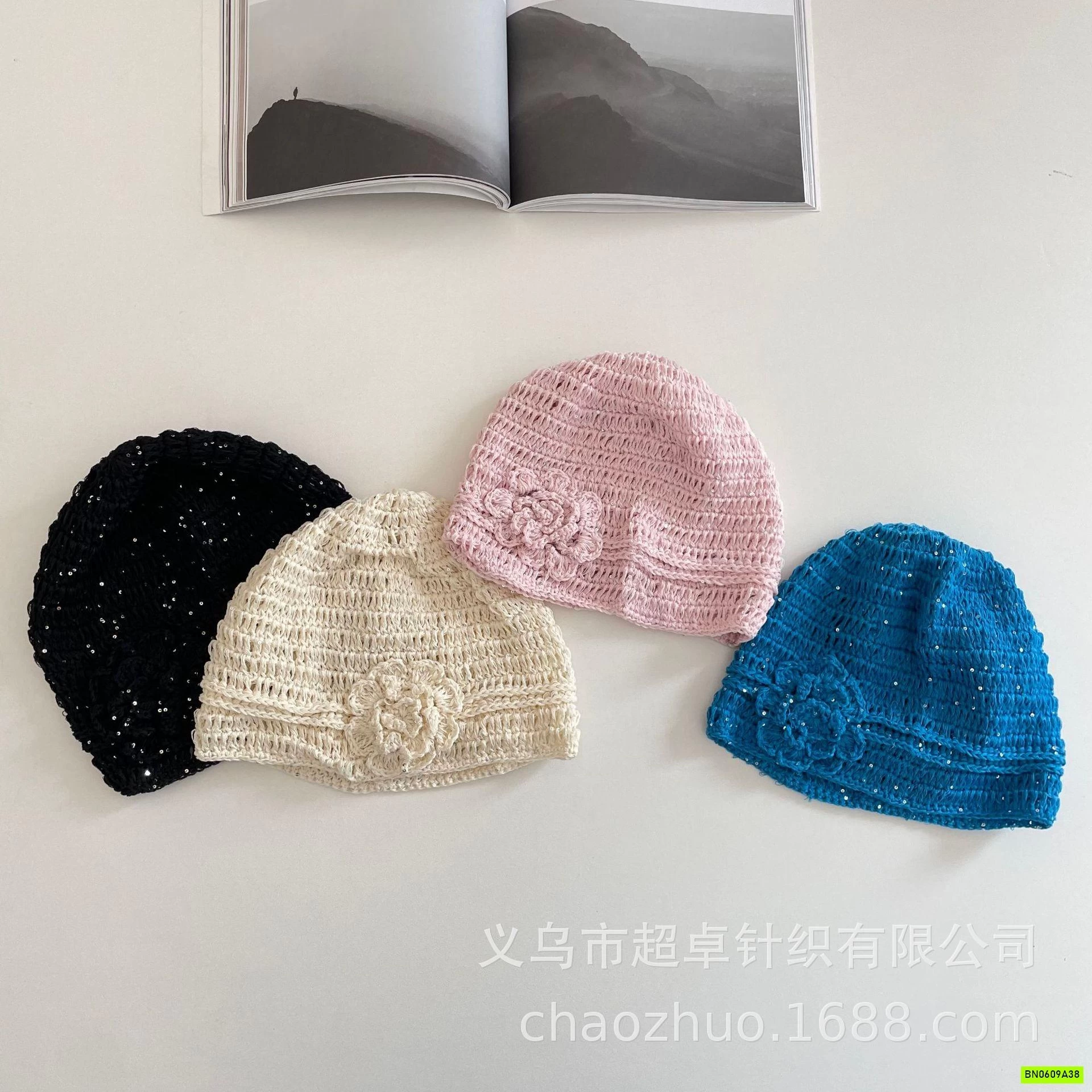 MŨ LEN DỆT GẮN HOA