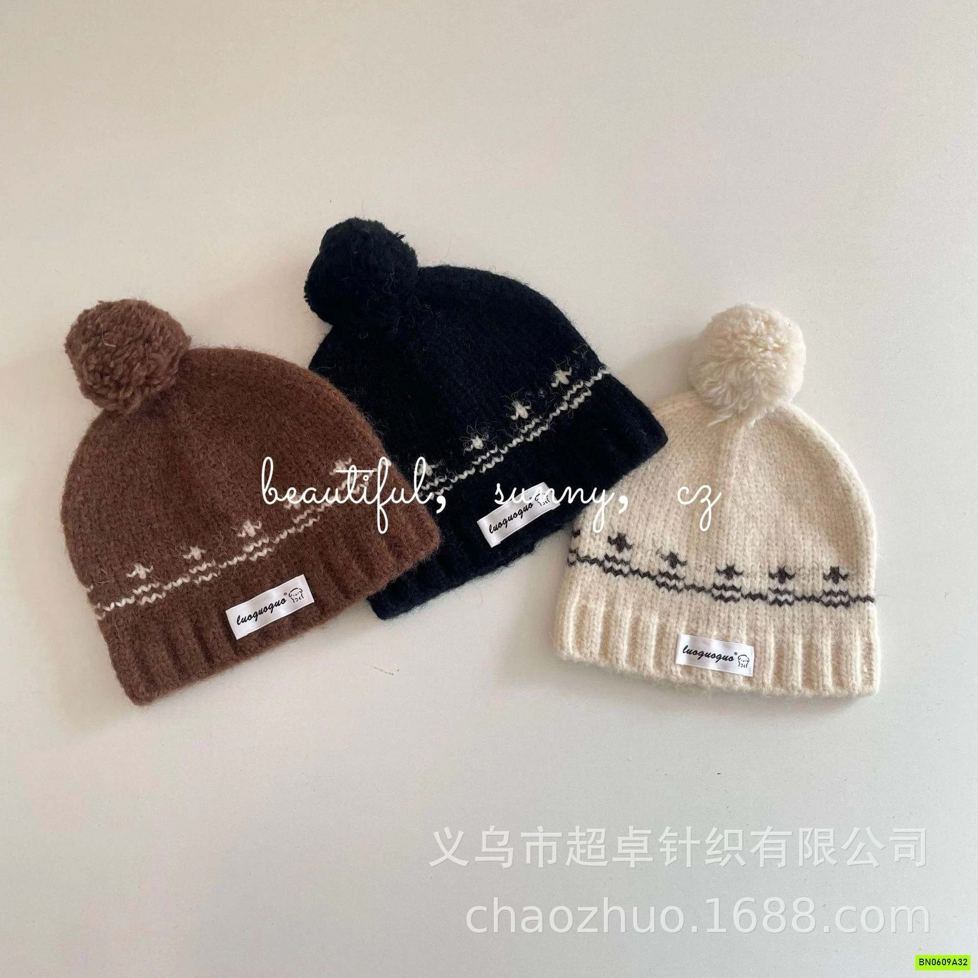 MŨ LEN QUẢ BÔNG HỌA TIẾT