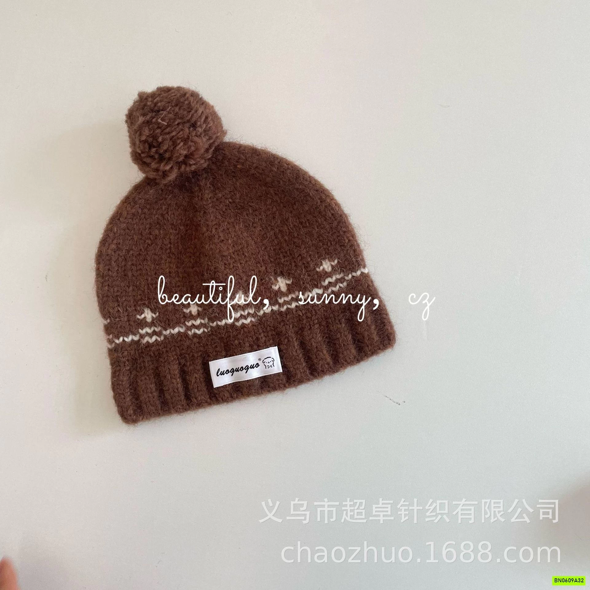 MŨ LEN QUẢ BÔNG HỌA TIẾT