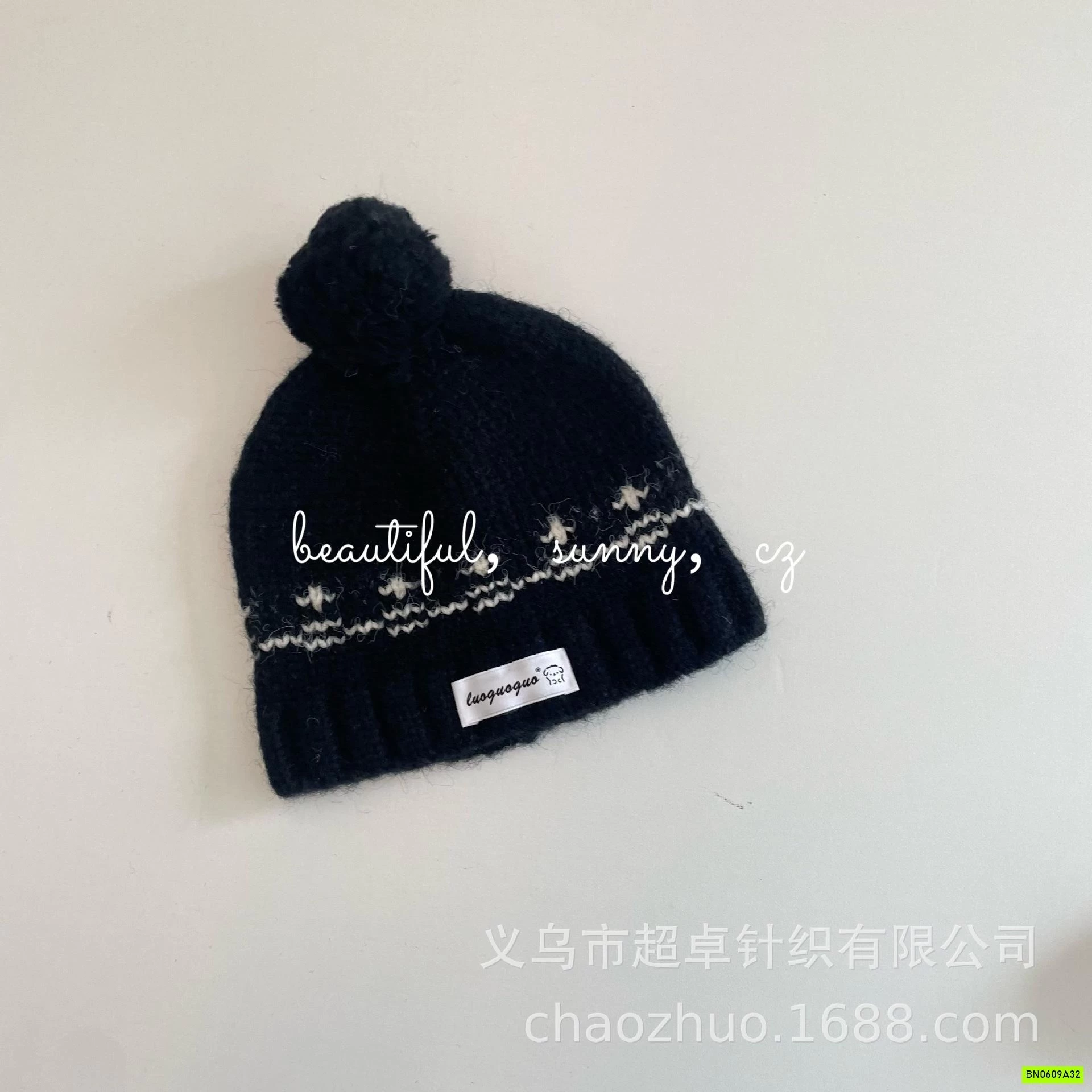 MŨ LEN QUẢ BÔNG HỌA TIẾT