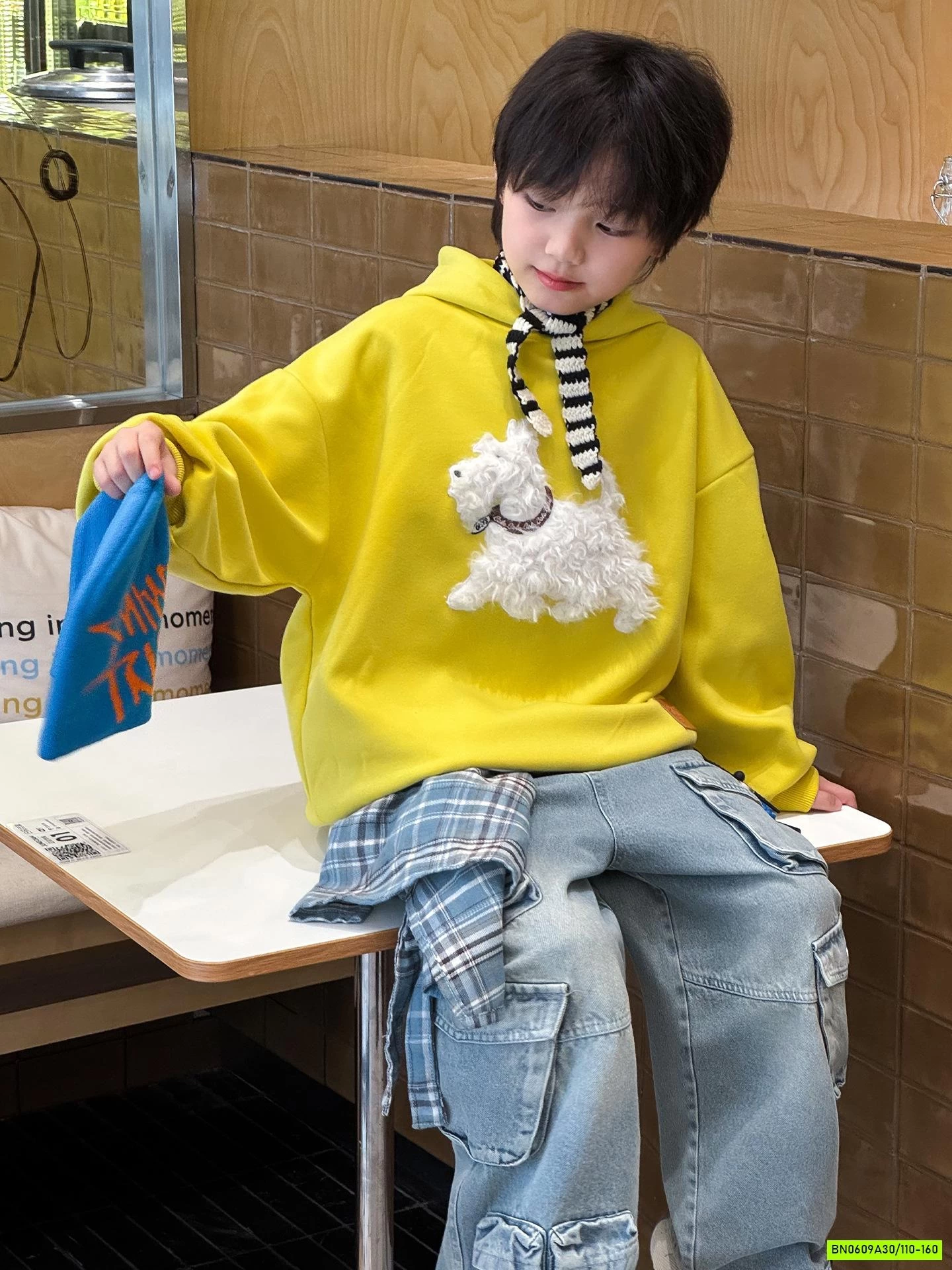 HOODIE NỈ VÀNG GẮN CÚN 3D