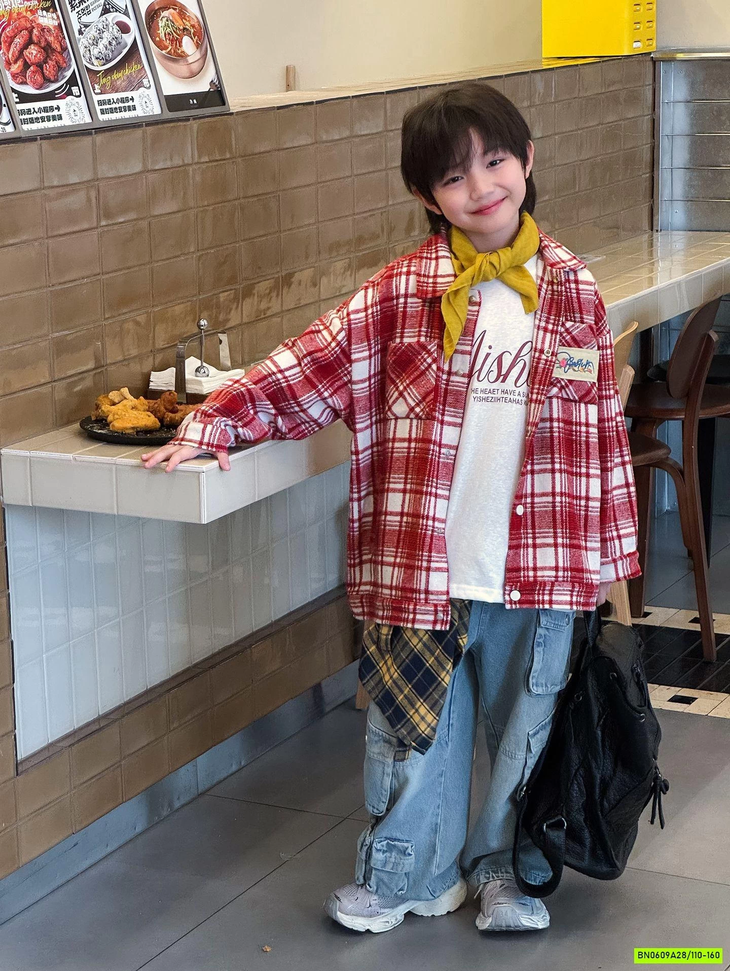 KHOÁC SƠ MI CARO ĐỎ THÊU CHỮ LƯNG