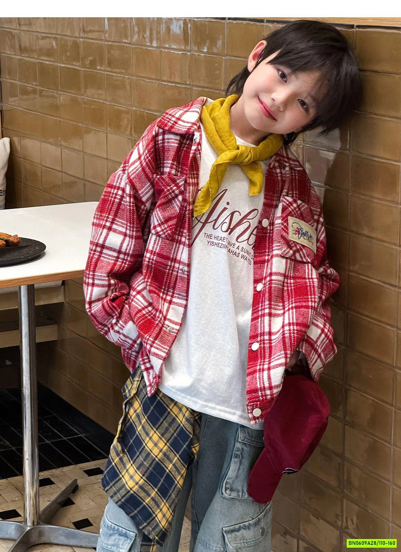 KHOÁC SƠ MI CARO ĐỎ THÊU CHỮ LƯNG