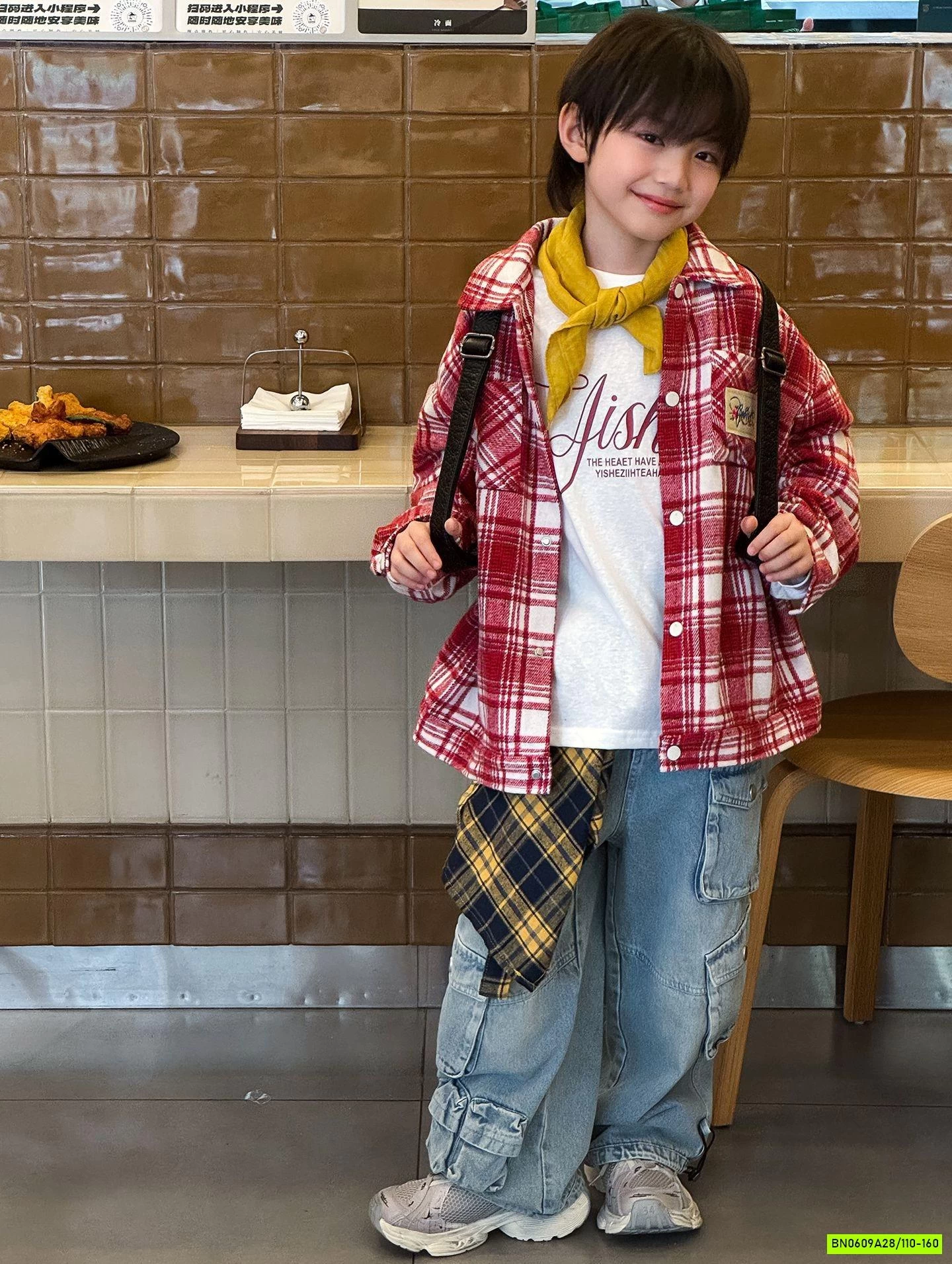 KHOÁC SƠ MI CARO ĐỎ THÊU CHỮ LƯNG