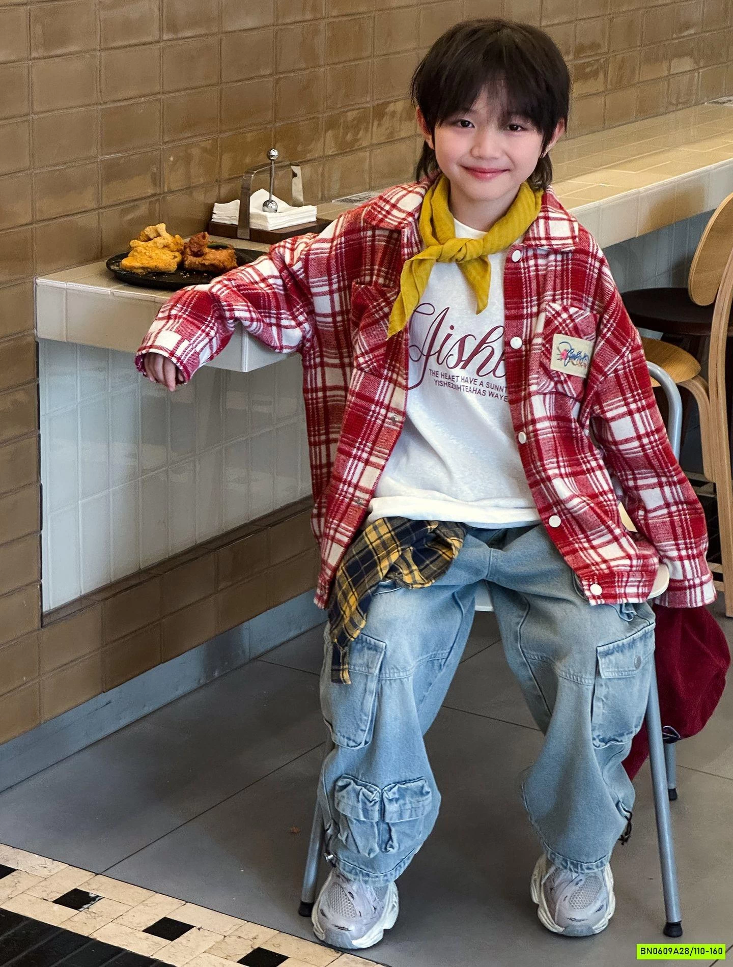 KHOÁC SƠ MI CARO ĐỎ THÊU CHỮ LƯNG