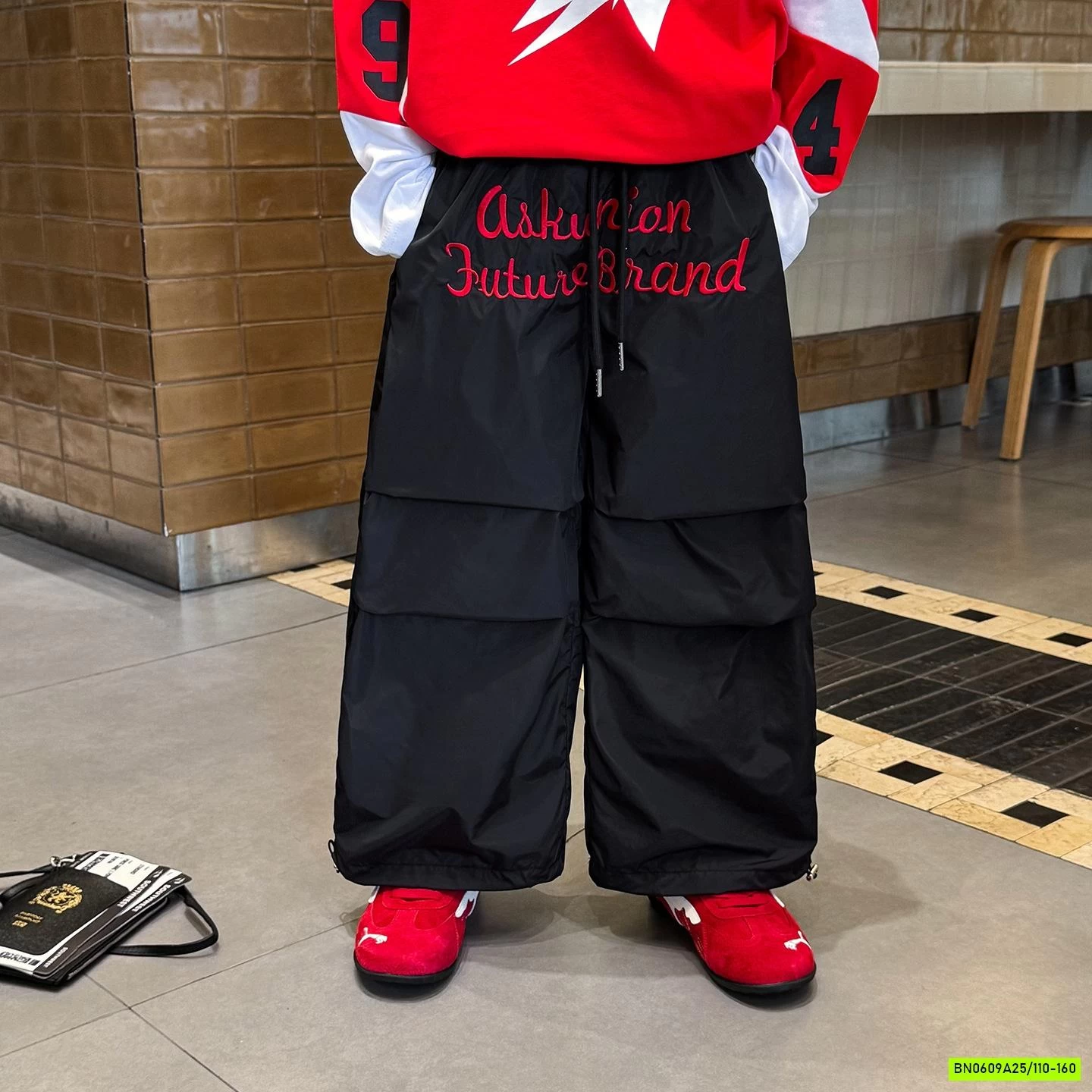 QUẦN JOGGER GIÓ IN CHỮ