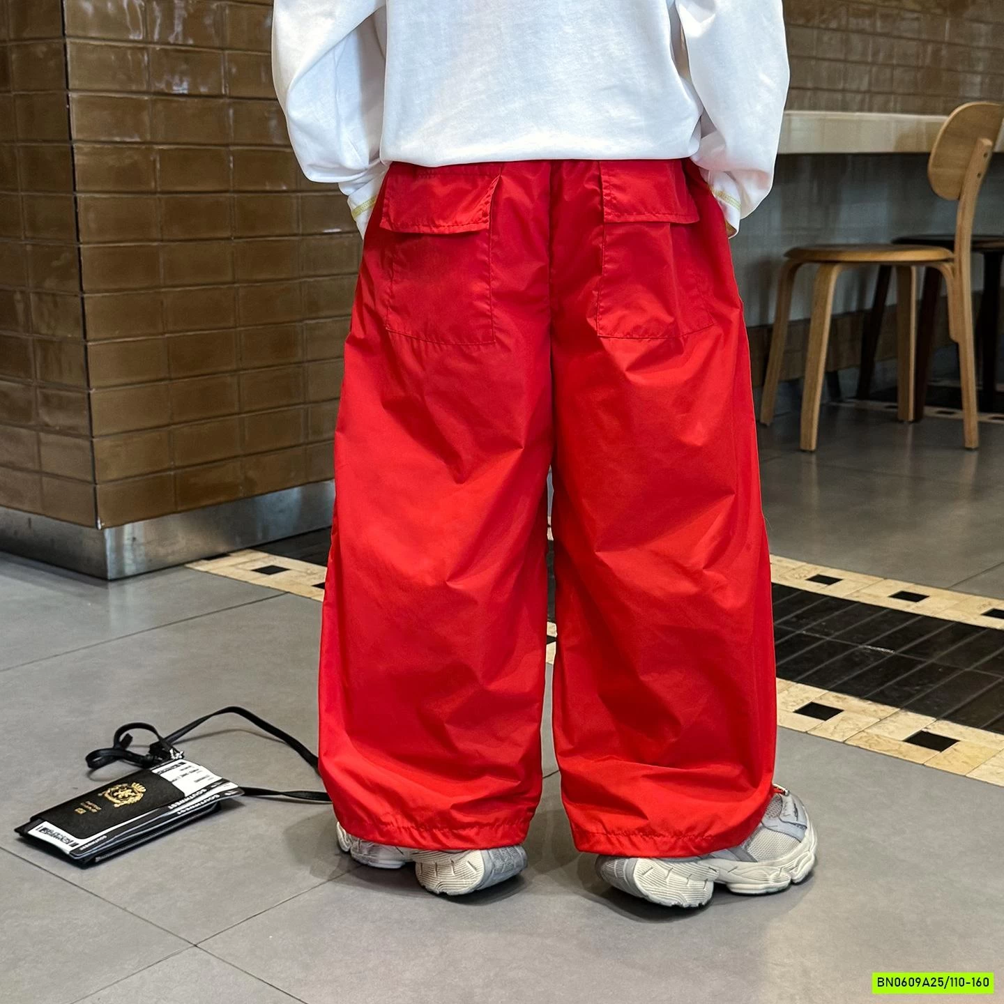 QUẦN JOGGER GIÓ IN CHỮ