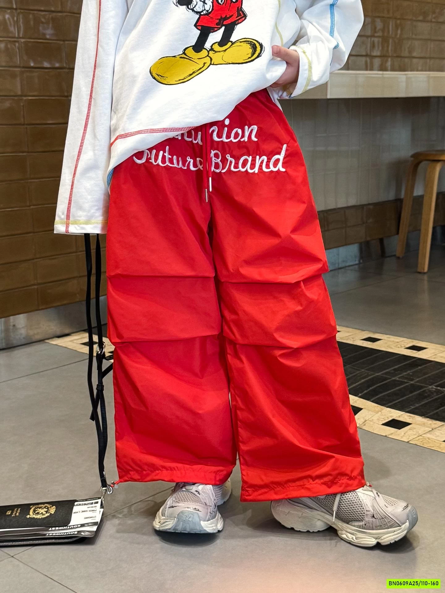 QUẦN JOGGER GIÓ IN CHỮ