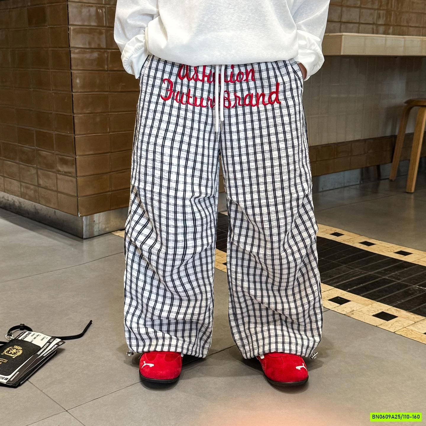 QUẦN JOGGER GIÓ IN CHỮ