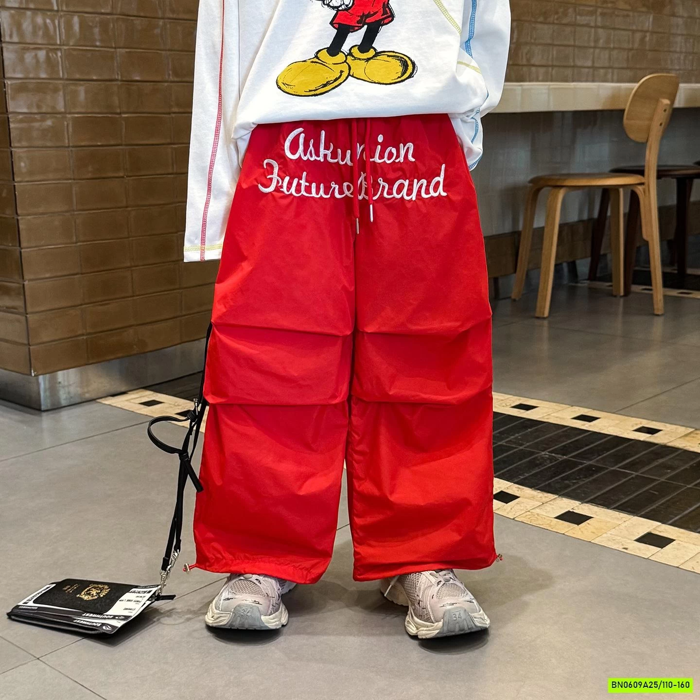 QUẦN JOGGER GIÓ IN CHỮ