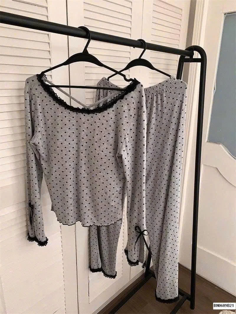 BỘ NGỦ DÀI TAY CHẤM BI