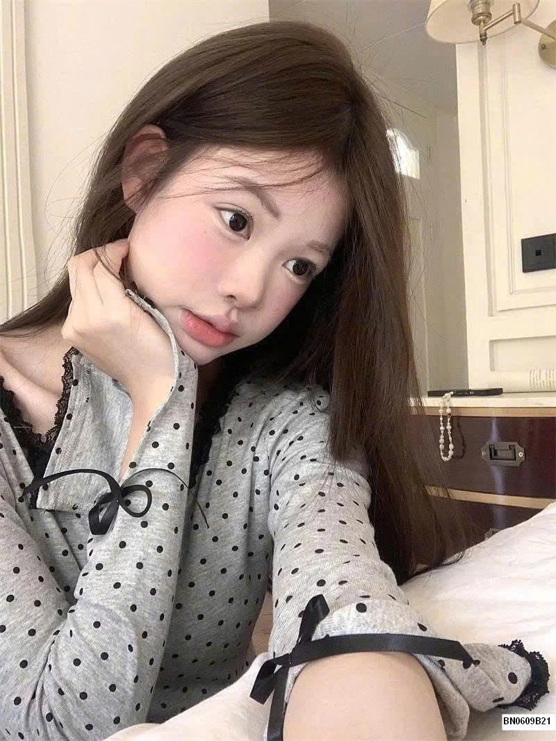 BỘ NGỦ DÀI TAY CHẤM BI