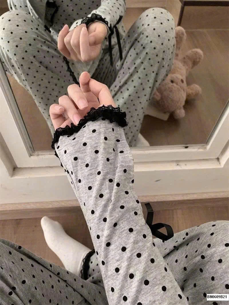 BỘ NGỦ DÀI TAY CHẤM BI