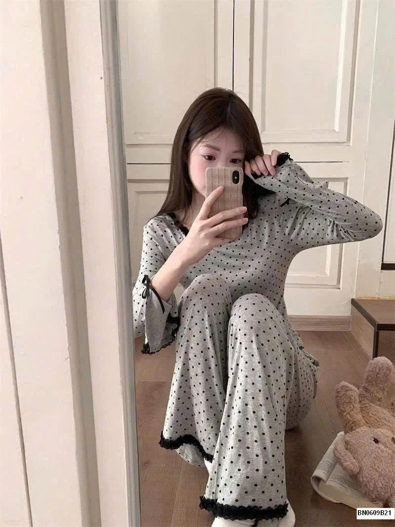 BỘ NGỦ DÀI TAY CHẤM BI