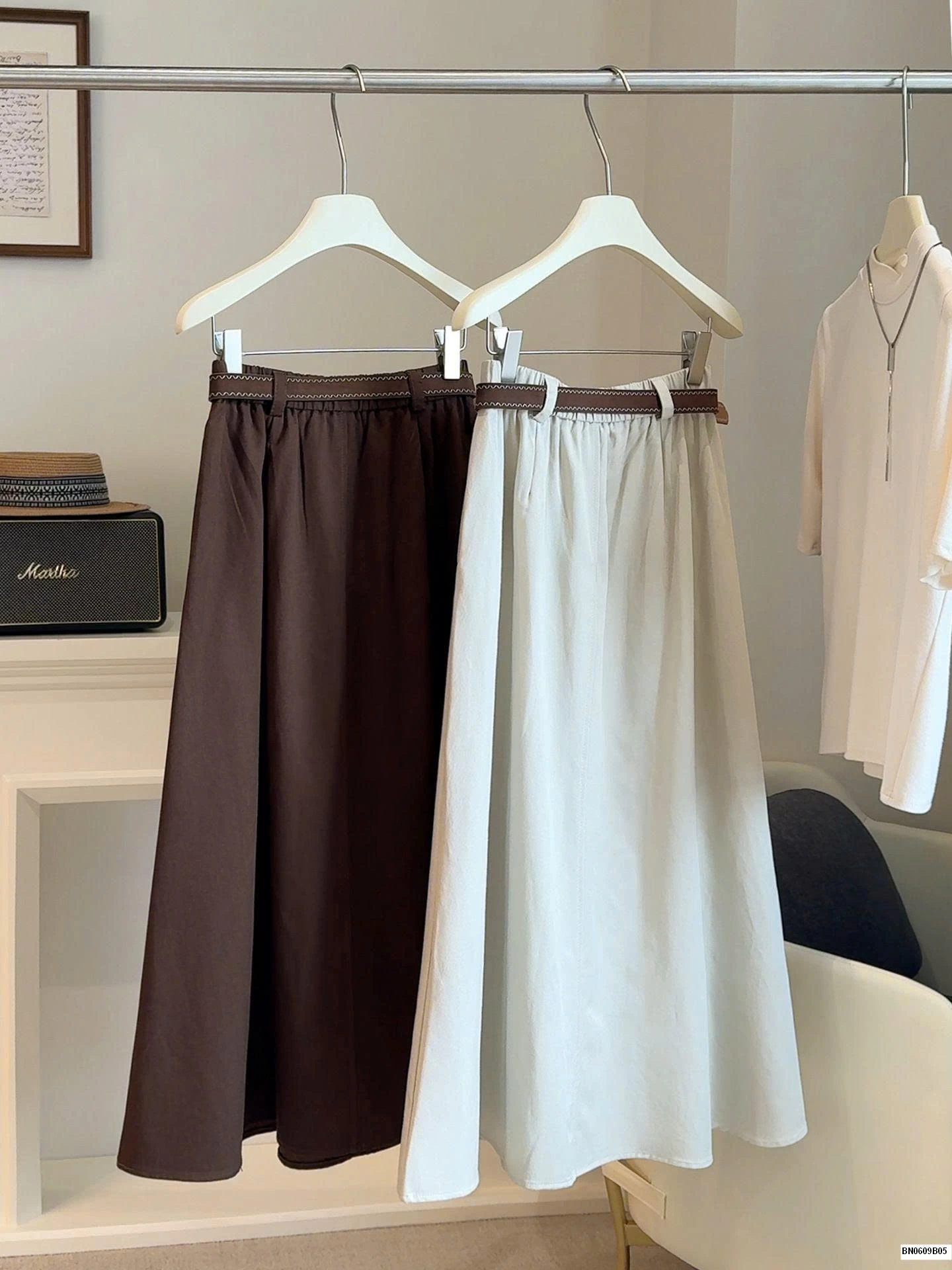 CHÂN VÁY MIDI CHÍNH HÃNG ANNA