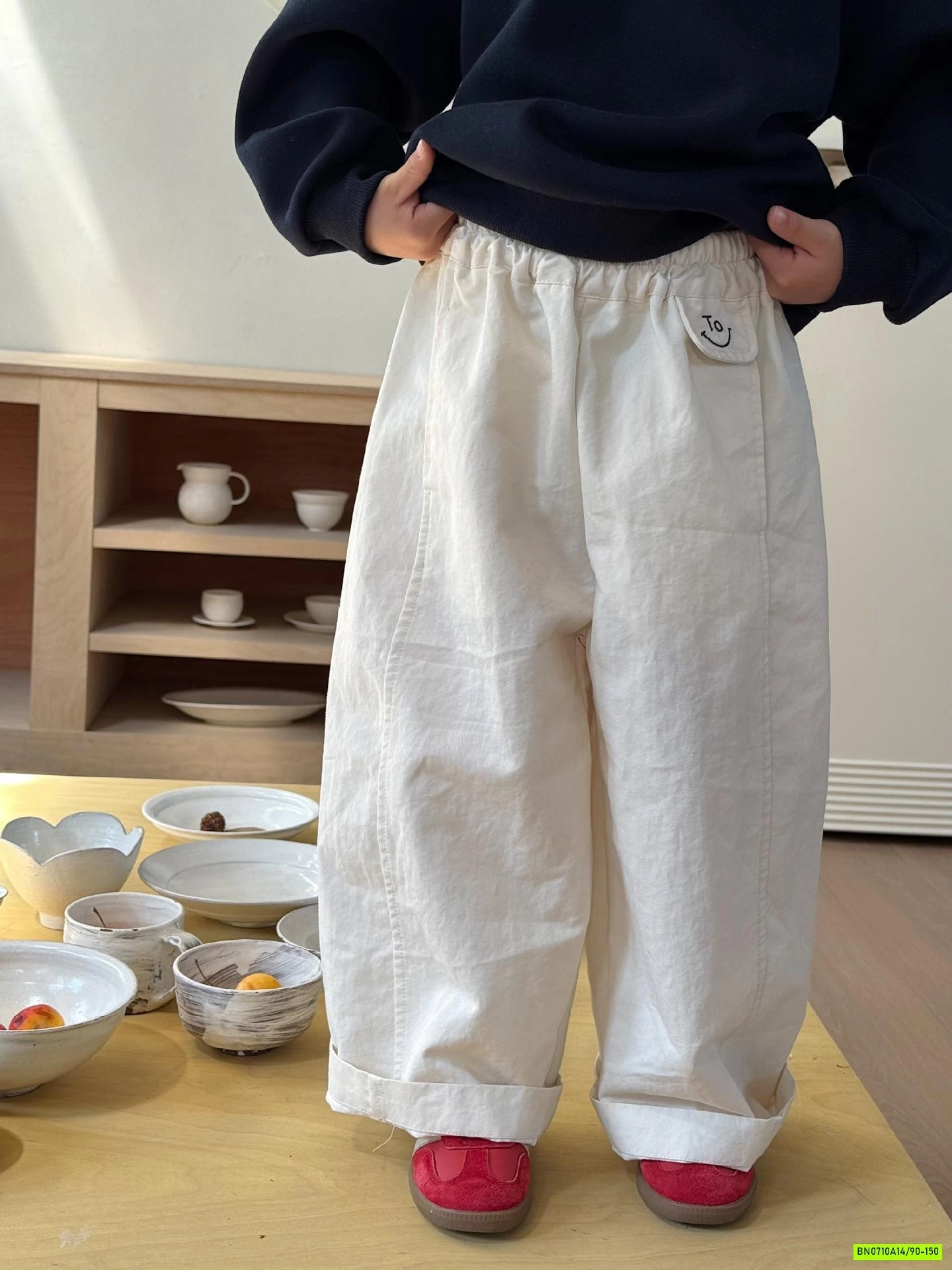 QUẦN SUÔNG TRẮNG GÂN TRƯỚC