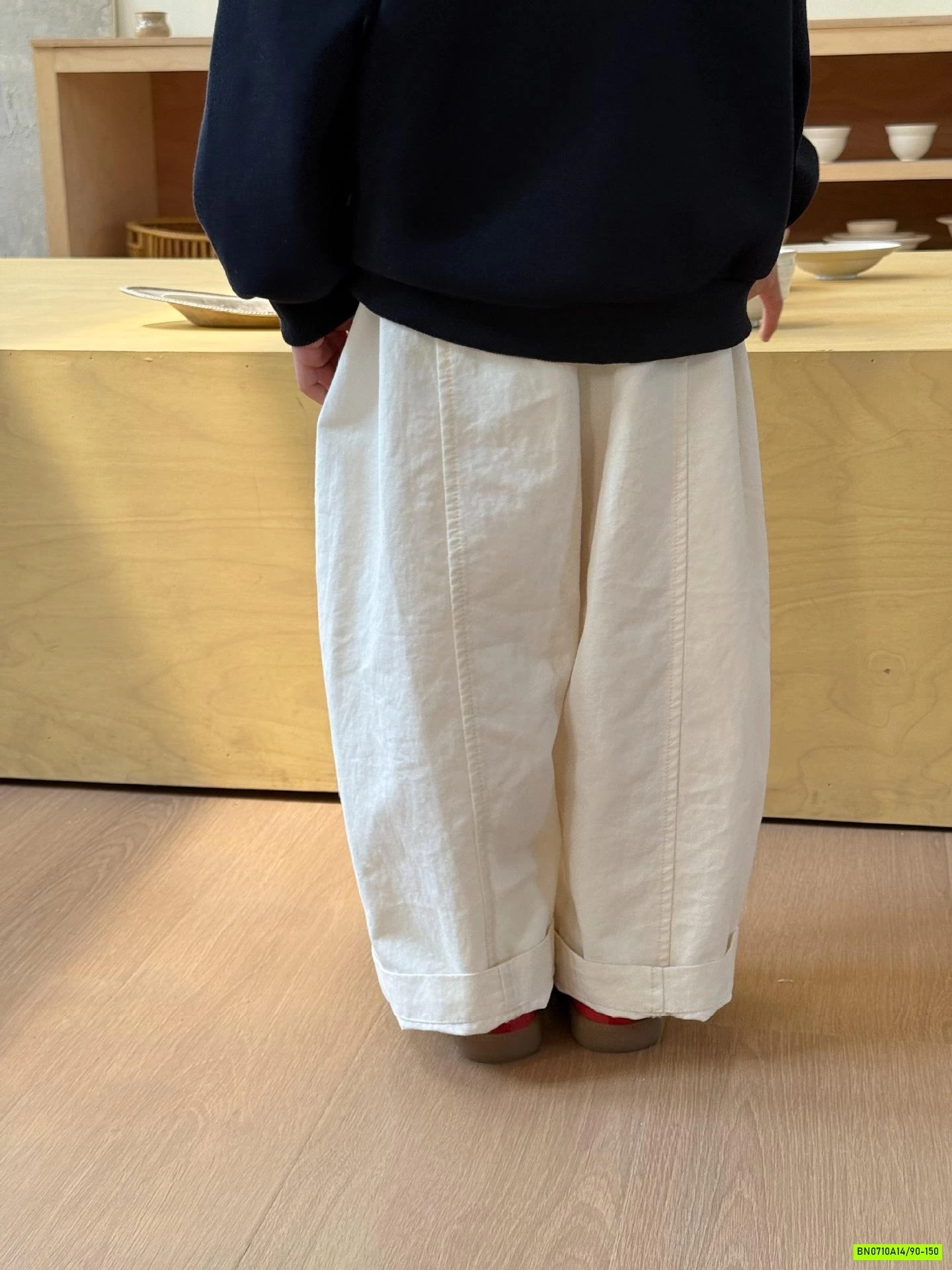 QUẦN SUÔNG TRẮNG GÂN TRƯỚC