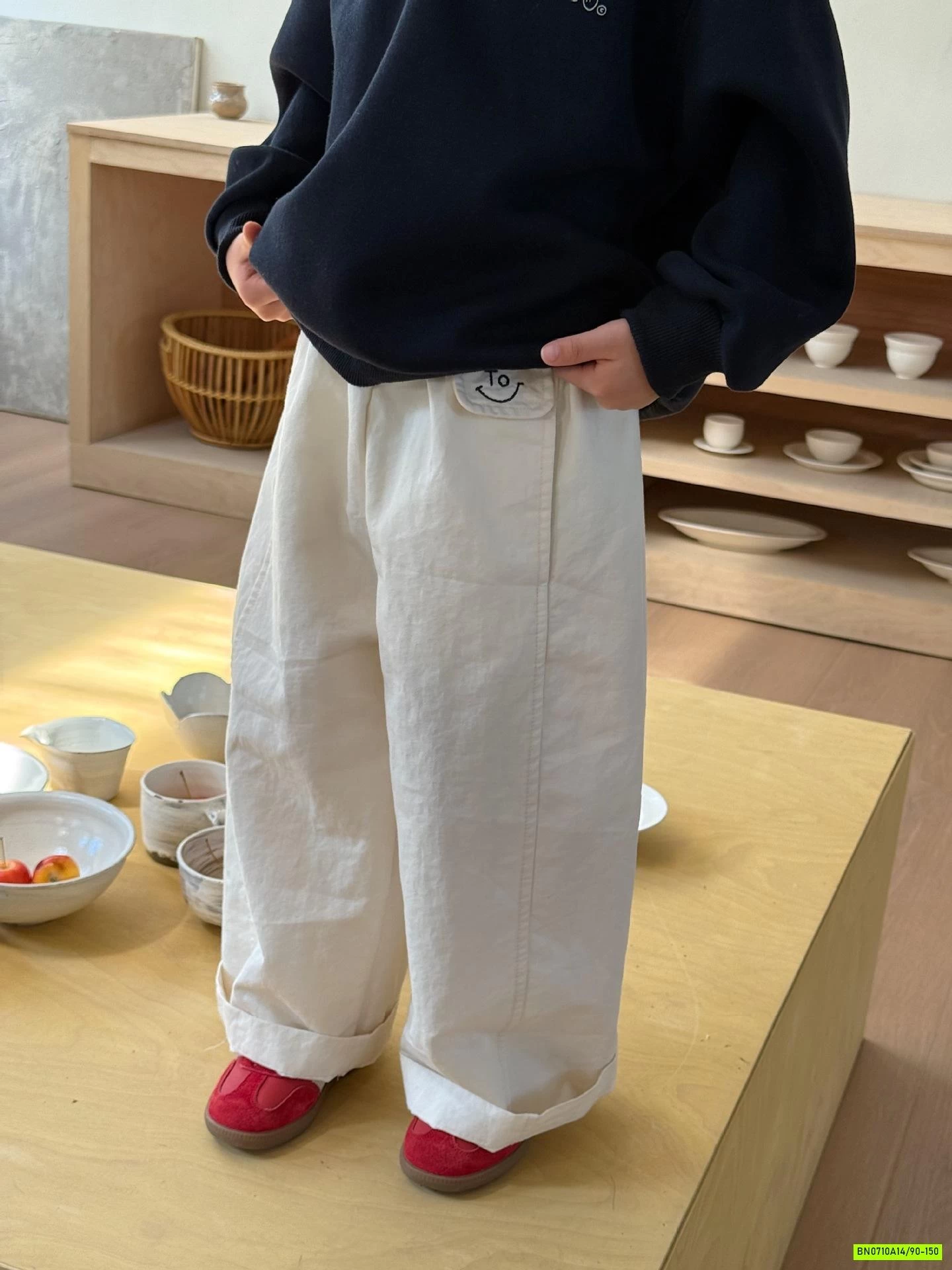 QUẦN SUÔNG TRẮNG GÂN TRƯỚC