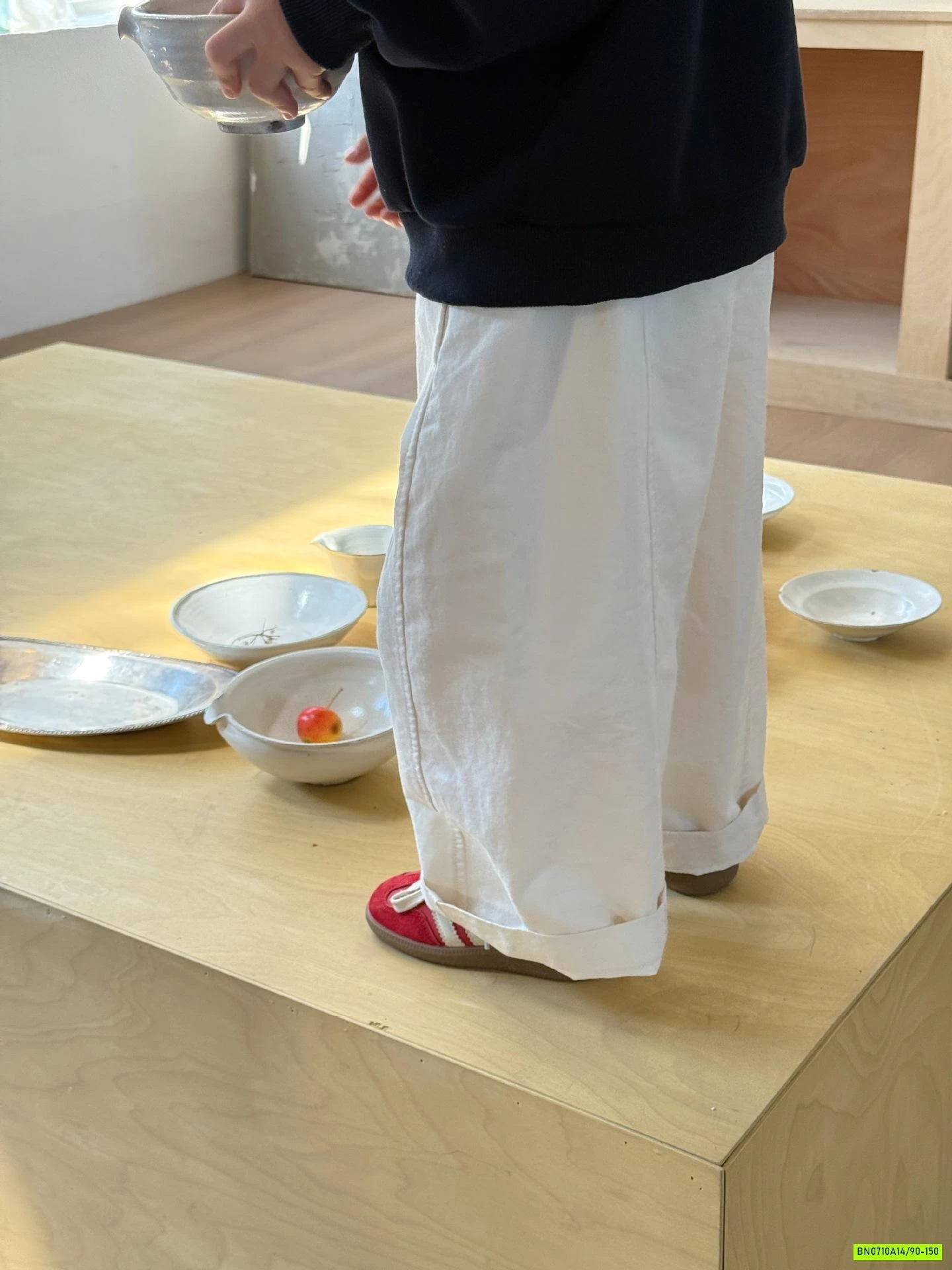 QUẦN SUÔNG TRẮNG GÂN TRƯỚC