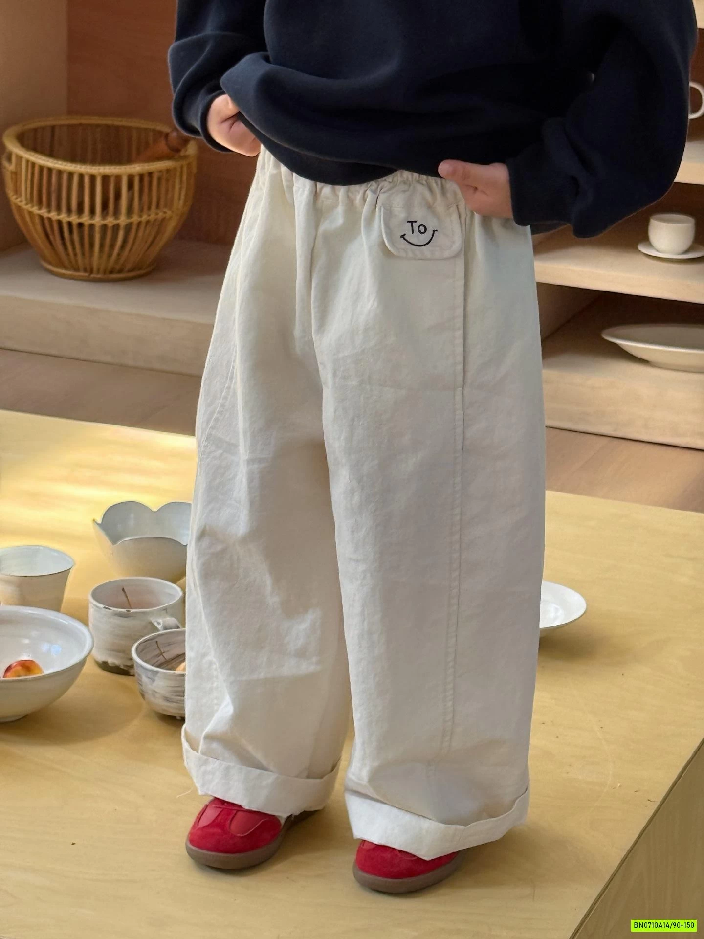 QUẦN SUÔNG TRẮNG GÂN TRƯỚC