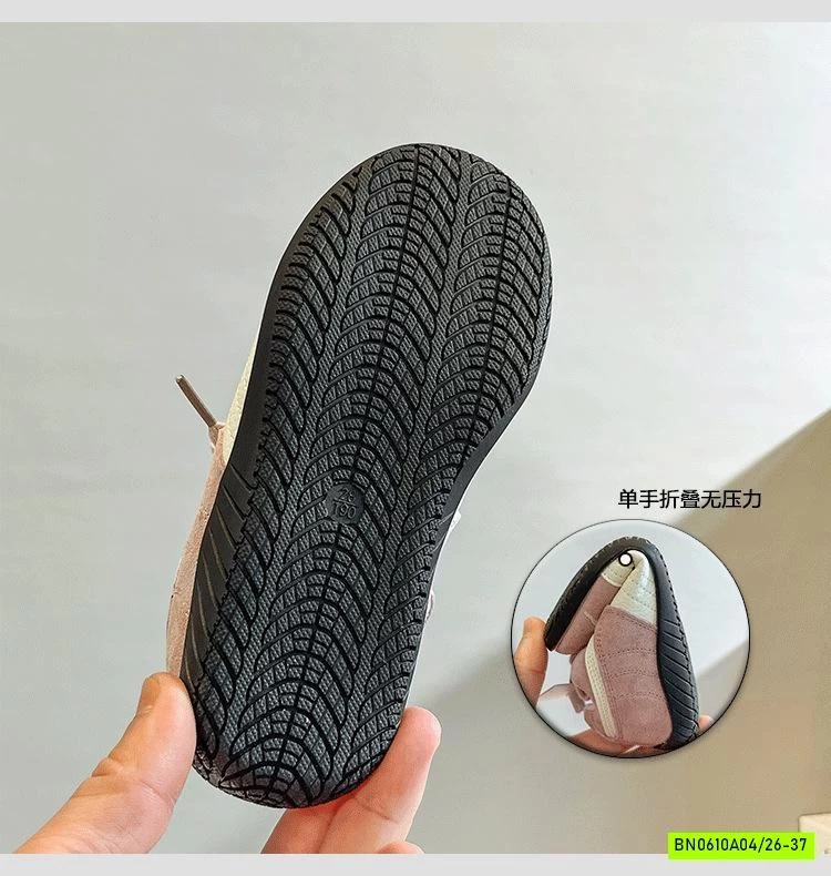 GIÀY THỂ THAO DA LỘN THÊU LOGO