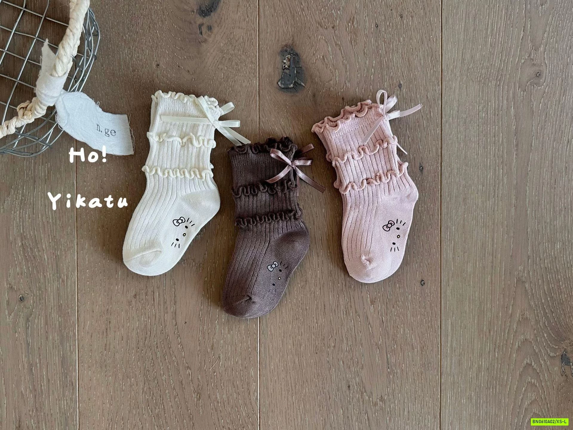 SÉT 3Đ TẤT VIỀN BÈO KITTY