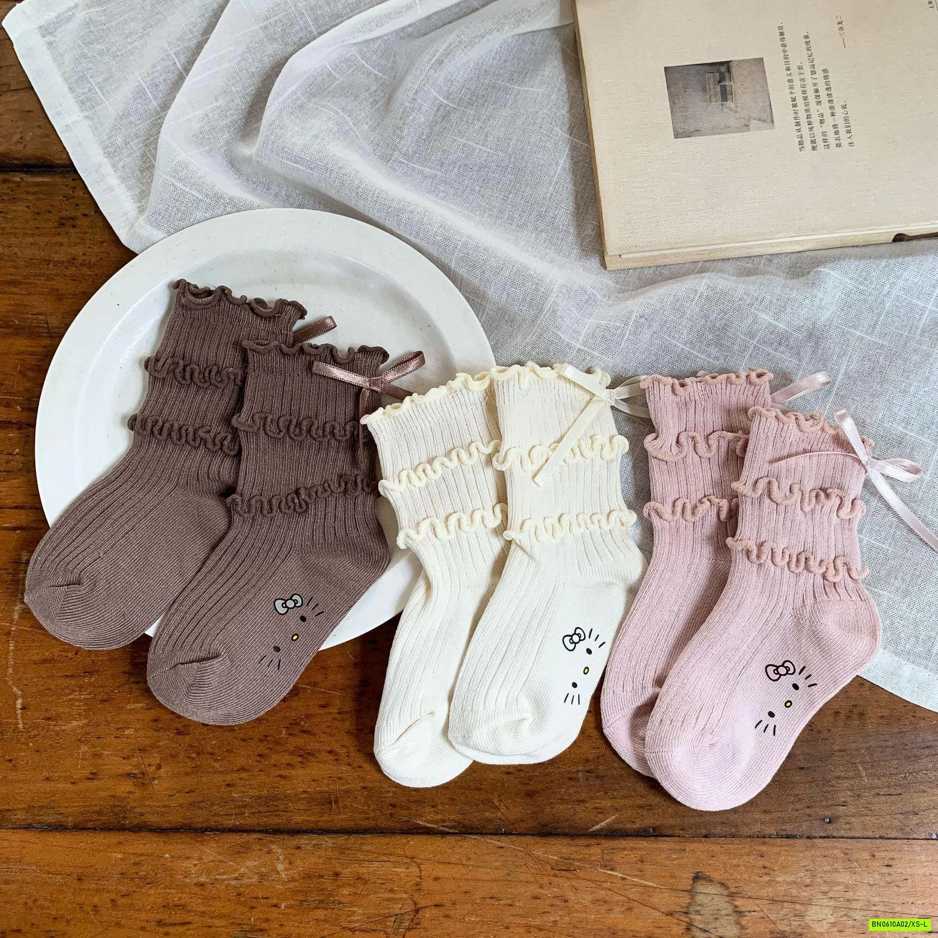 SÉT 3Đ TẤT VIỀN BÈO KITTY