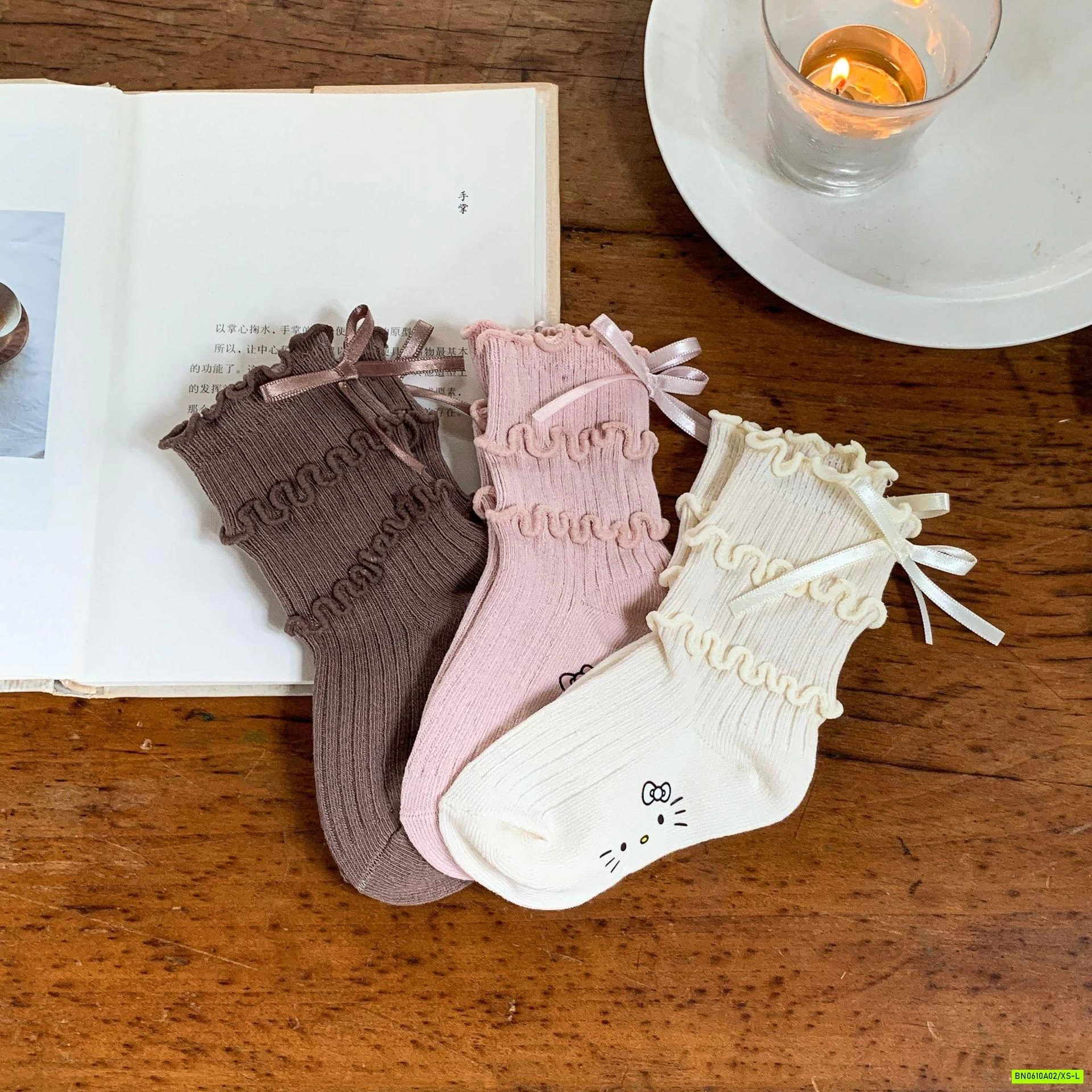 SÉT 3Đ TẤT VIỀN BÈO KITTY