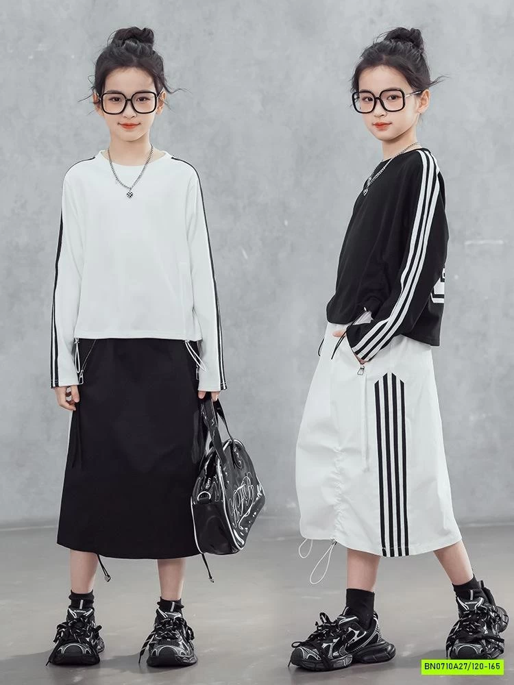 SÉT ÁO THỂ THAO MIX CHÂN VÁY GIÓ