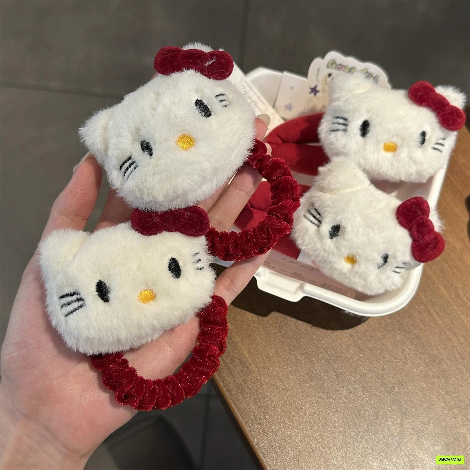 SÉT BUỘC TÓC + KẸP KITTY ĐỎ