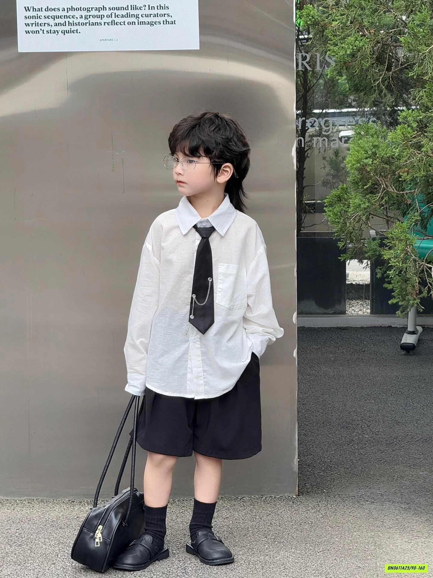 SƠ MI ĐŨI DÀI TAY KÈM CÀ VẠT + SHORT ĐEN