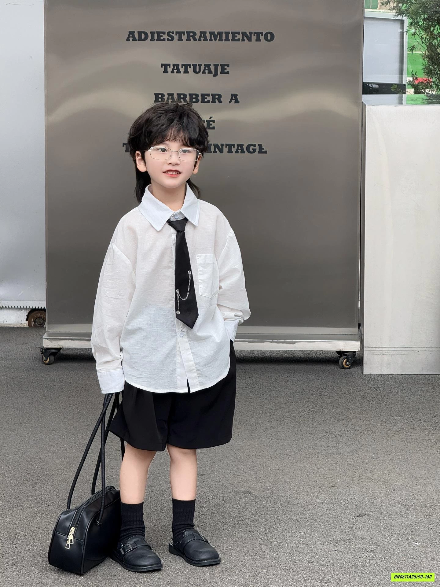 SƠ MI ĐŨI DÀI TAY KÈM CÀ VẠT + SHORT ĐEN