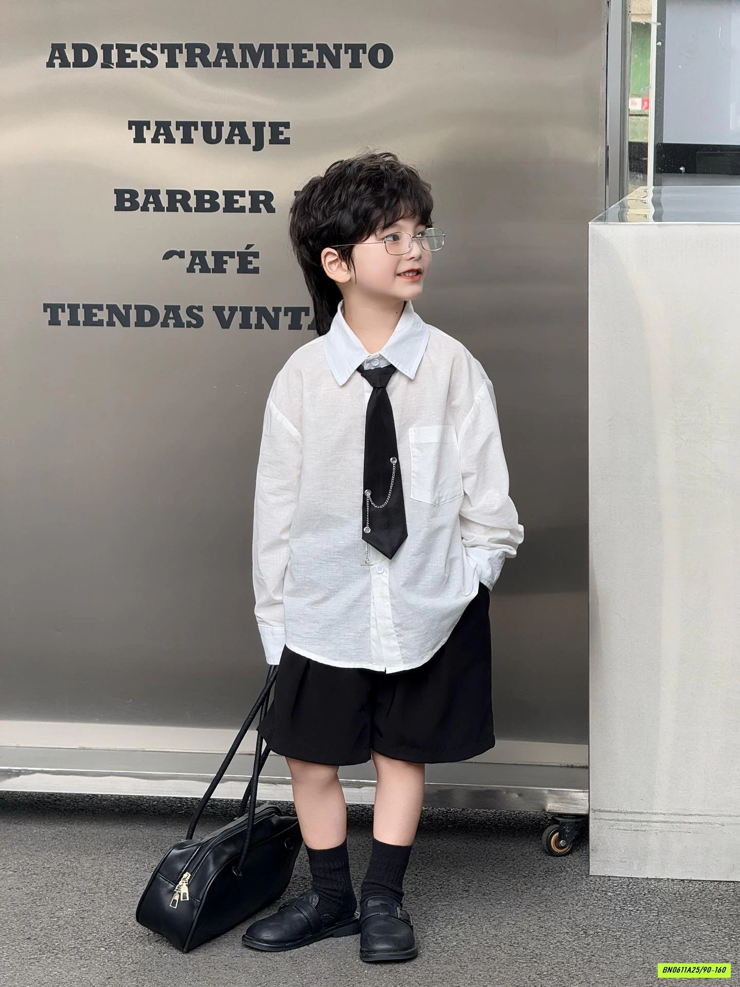 SƠ MI ĐŨI DÀI TAY KÈM CÀ VẠT + SHORT ĐEN