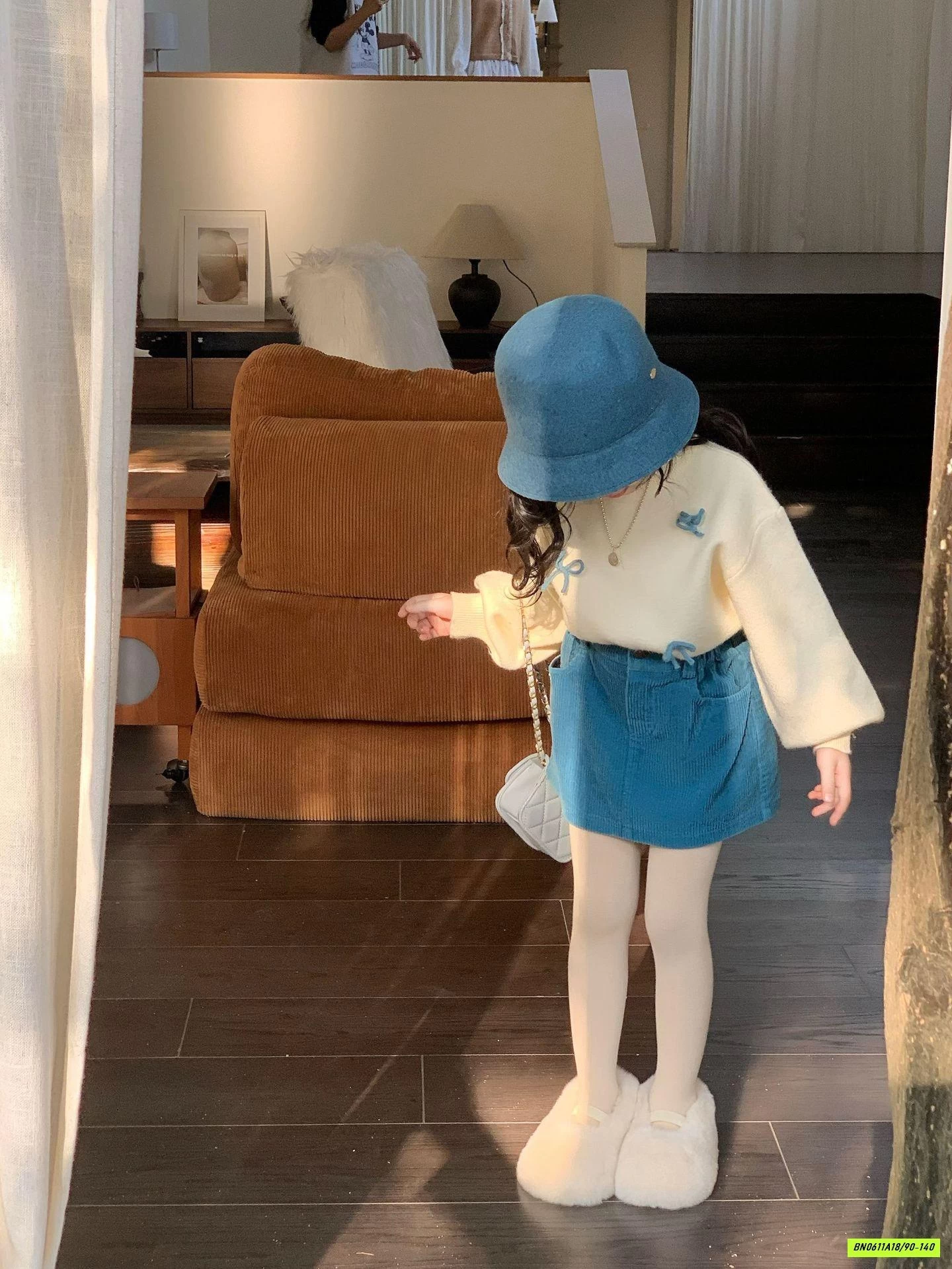 ÁO LEN GẮN NƠ MIX CHÂN VÁY NHUNG XANH DƯƠNG