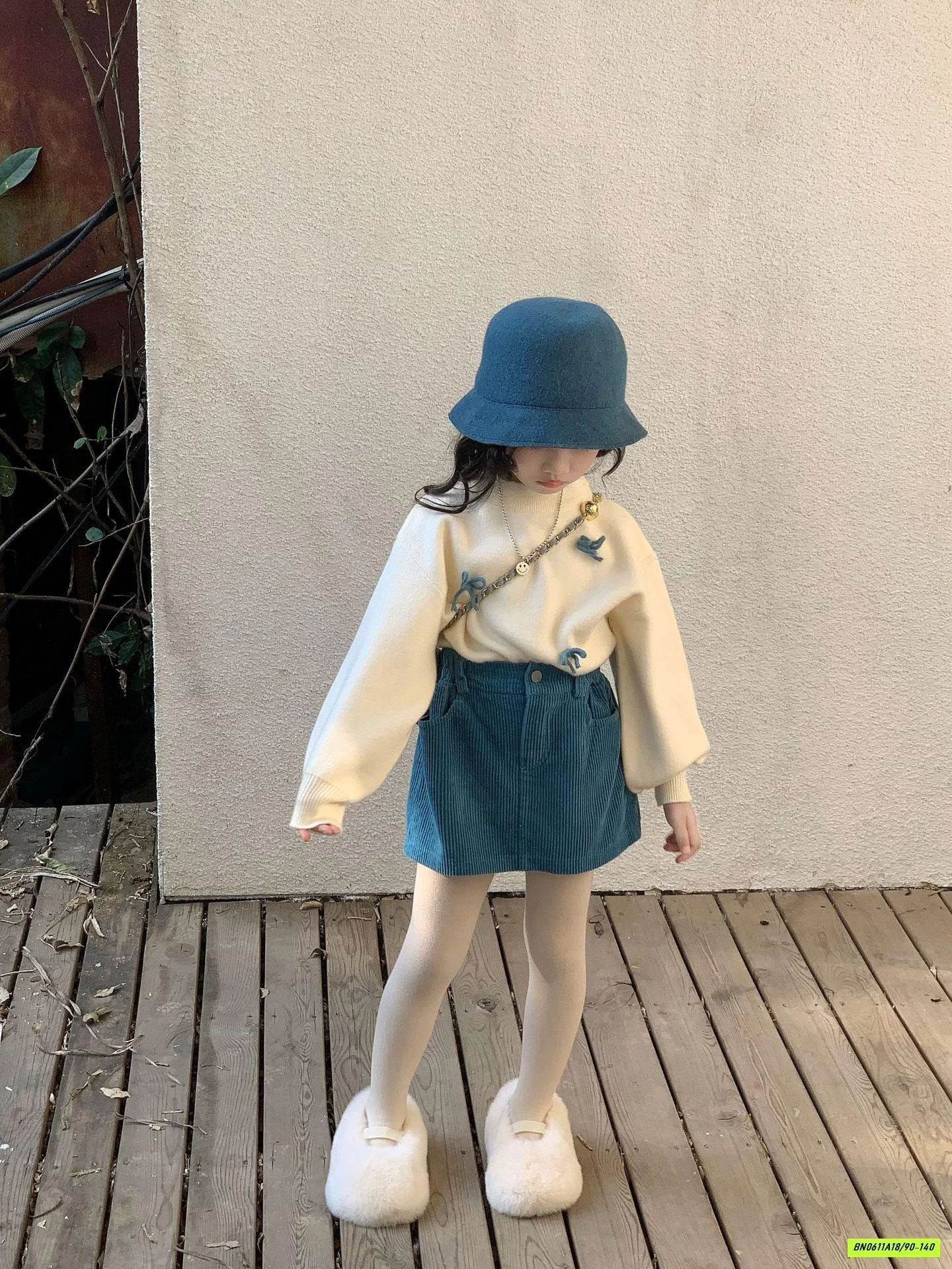 ÁO LEN GẮN NƠ MIX CHÂN VÁY NHUNG XANH DƯƠNG