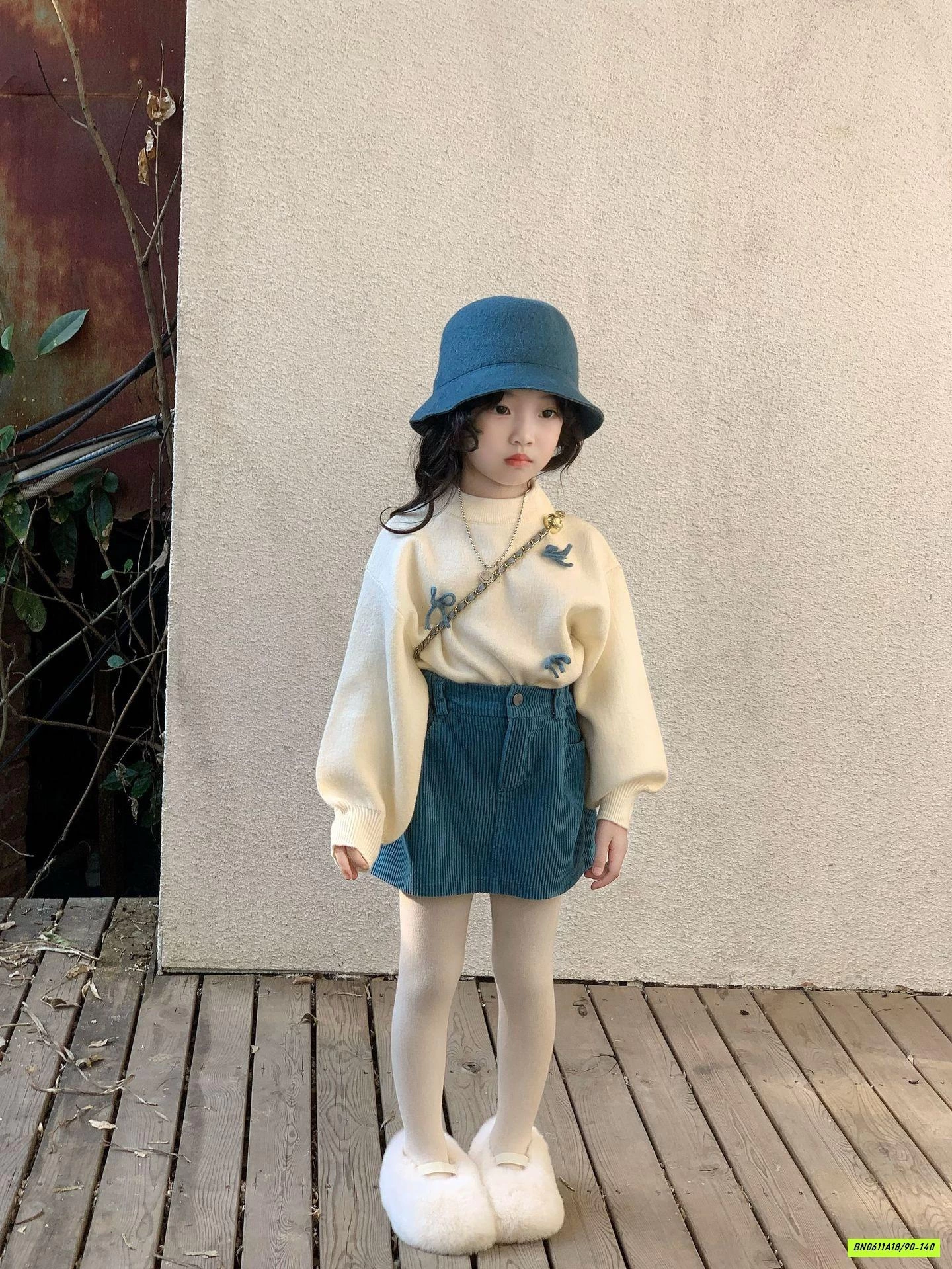 ÁO LEN GẮN NƠ MIX CHÂN VÁY NHUNG XANH DƯƠNG