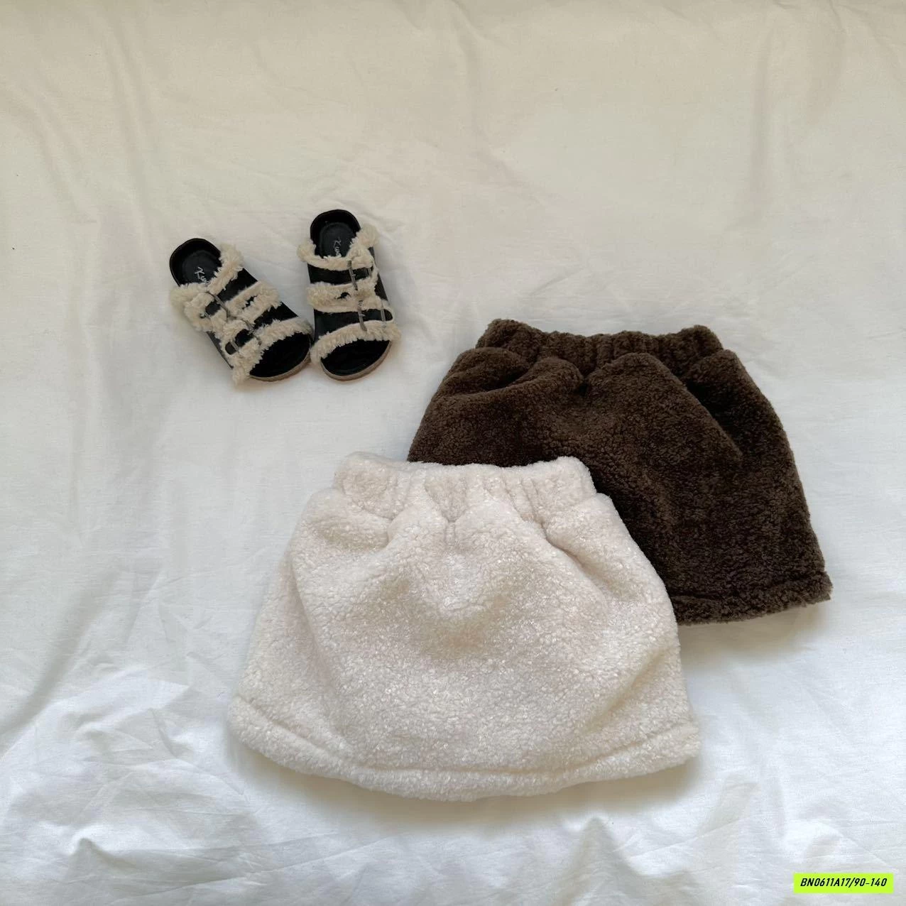 CHÂN VÁY CHỮ A LÔNG CỪU LÓT NHUNG