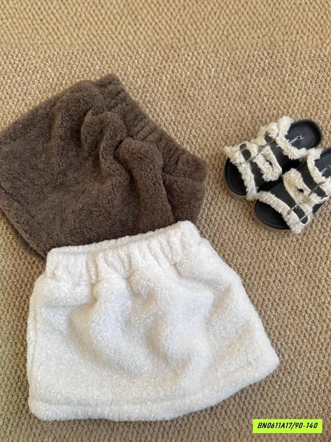 CHÂN VÁY CHỮ A LÔNG CỪU LÓT NHUNG