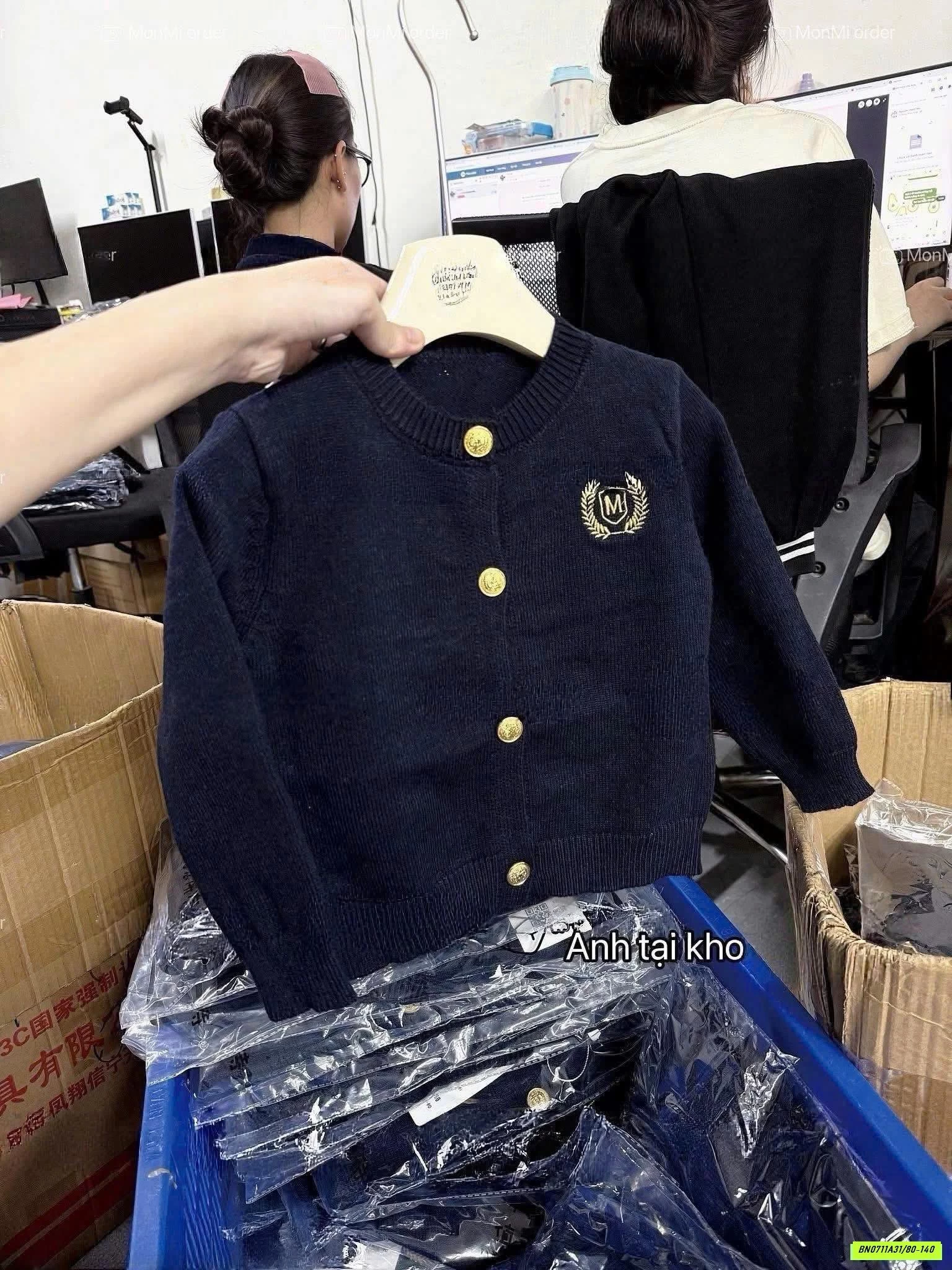 CARDIGAN LEN THAN THÊU LOGO