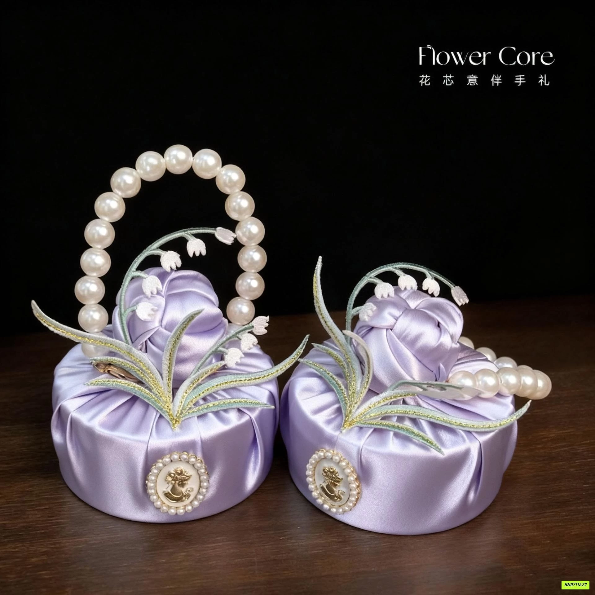 HỘP ĐỰNG BÁNH KẸO QUAI NGỌC