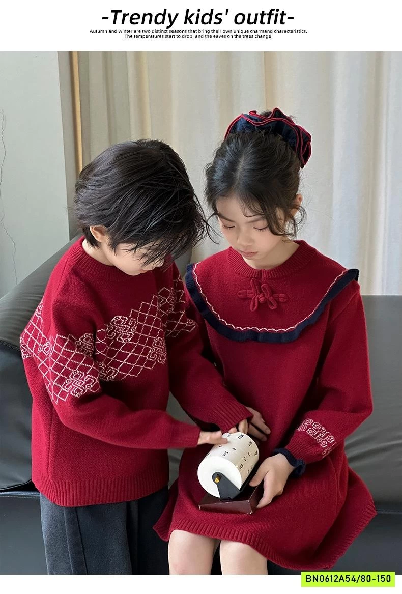 COUPLE LEN ĐỎ HỌA TIẾT