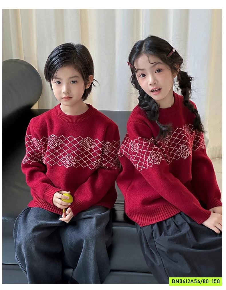 COUPLE LEN ĐỎ HỌA TIẾT